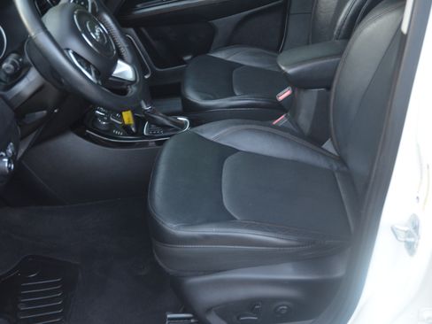 Used 2018 Jeep Compass 4WD Limited image 8