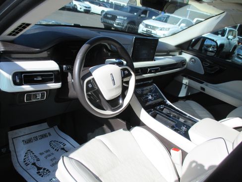 Used 2023 Lincoln Aviator AWD Black Label image 10