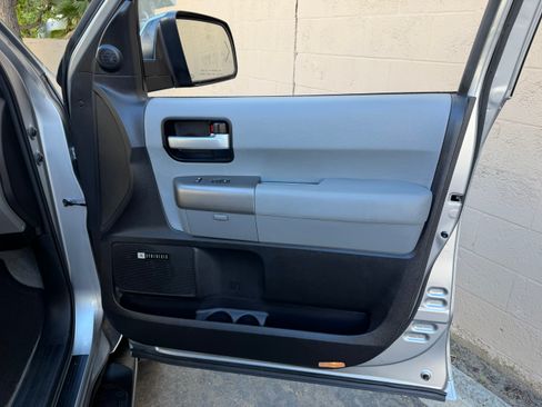 Used 2011 Toyota Sequoia Limited image 30