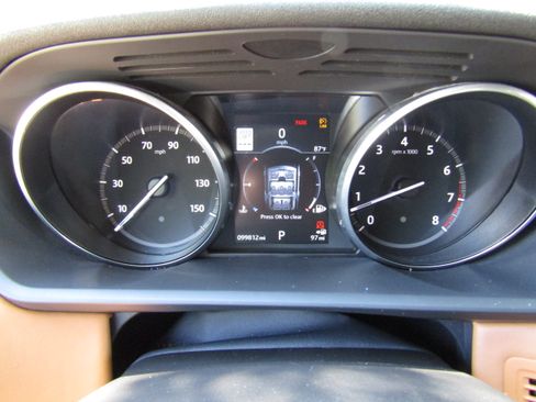 Used 2017 Land Rover Discovery HSE Luxury AWD/4WD image 17