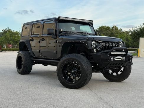 Used 2015 Jeep Wrangler 4WD Unlimited Sport image 3