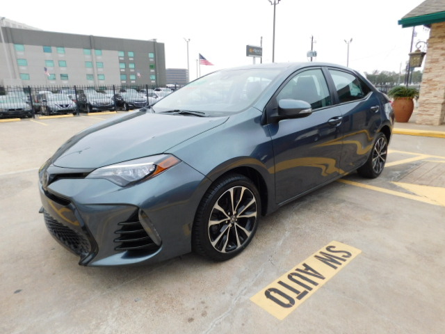 Used 2017 Toyota Corolla SE Sedan FWD image 4