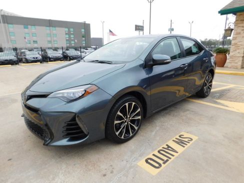 Used 2017 Toyota Corolla SE image 4