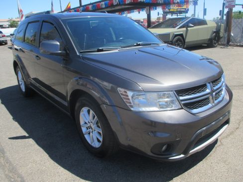 Used 2018 Dodge Journey SXT FWD image 17