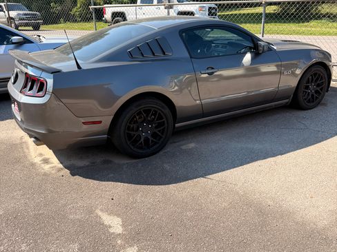 Used 2014 Ford Mustang GT Coupe RWD image 3