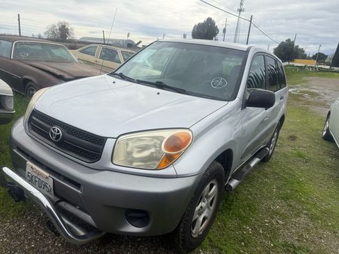 Used 2004 Toyota RAV4 image 3