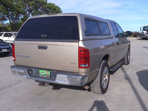 Used 2004 Dodge Ram 1500 Truck SLT image 4