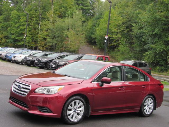 Used 2015 Subaru Legacy 2.5i Premium AWD/4WD image 2