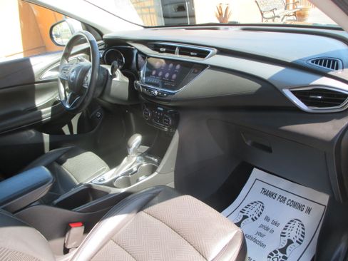 Used 2022 Buick Encore GX Essence FWD image 4