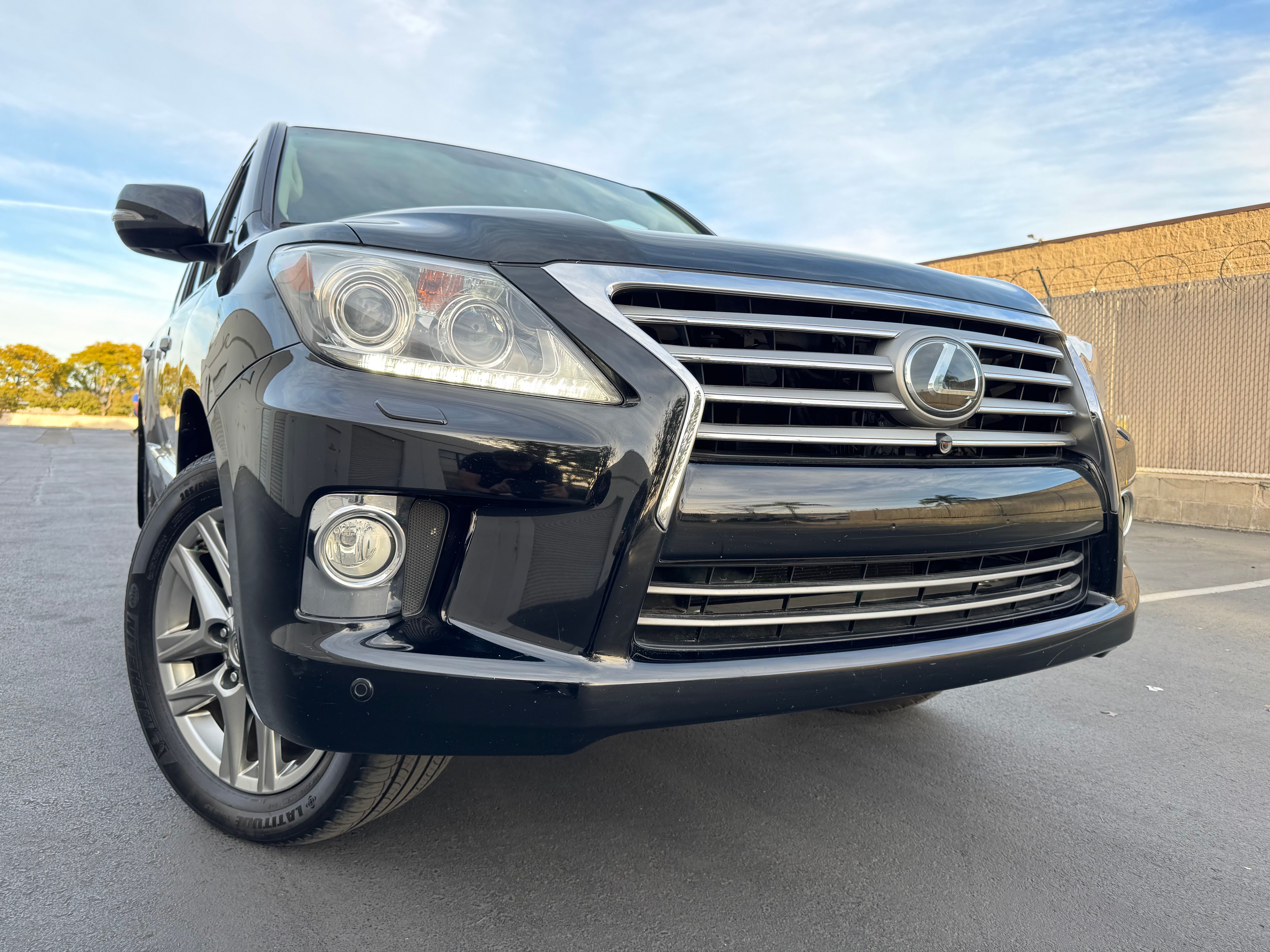 Used 2013 Lexus LX 570 4WD image 16