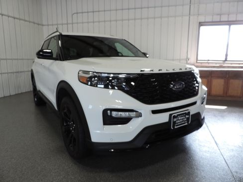 Used 2023 Ford Explorer 4WD ST image 6