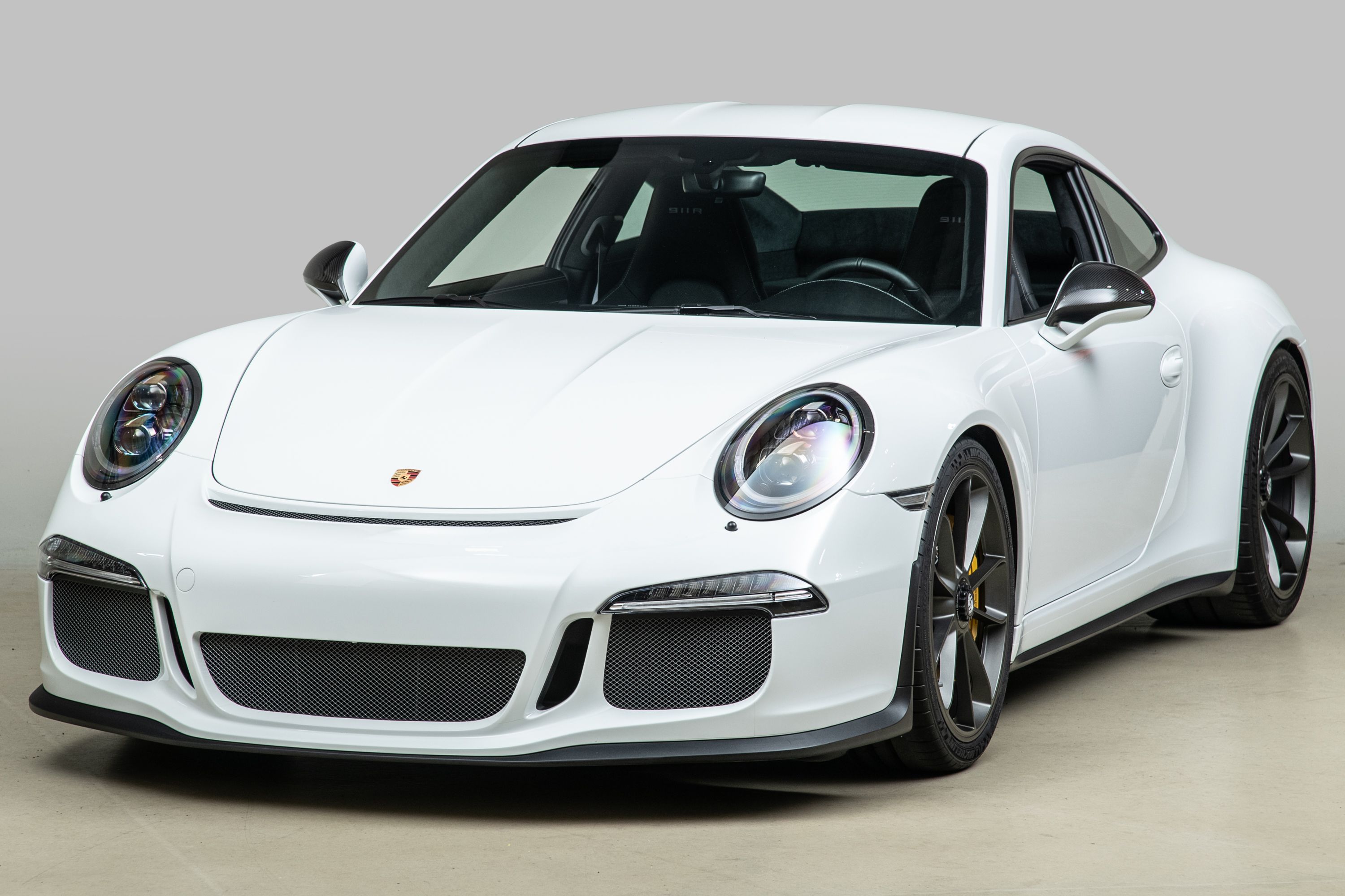 Used 2016 Porsche 911 R RWD image 2