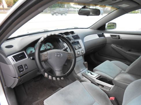 Used 2004 Toyota Solara SE image 10