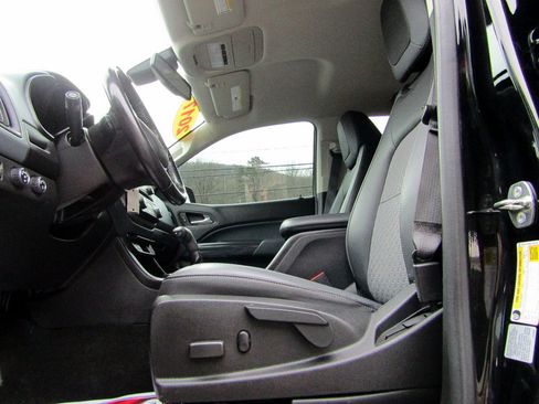 Used 2017 Chevrolet Colorado Z71 image 13