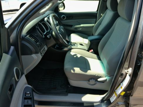 Used 2014 Toyota Tacoma SR5 image 22