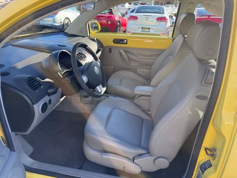 Used 2005 Volkswagen Beetle GLS image 3