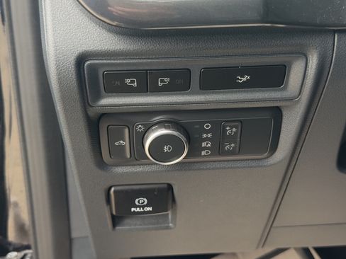 Used 2023 Ford F150 XLT image 5