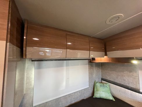 Used 2015 Mercedes-Benz Sprinter 4500 image 35