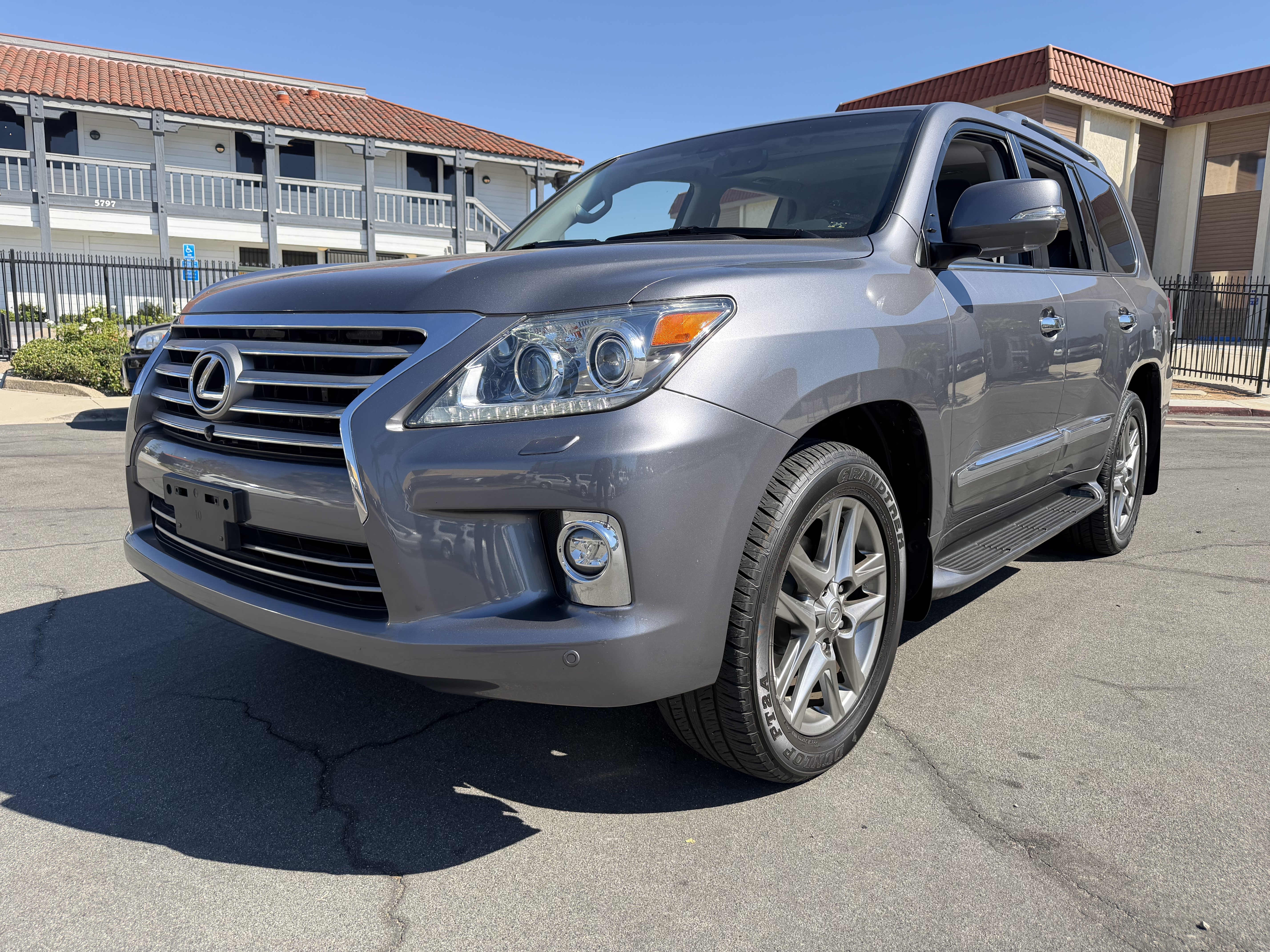 Used 2015 Lexus LX 570 4WD image 9