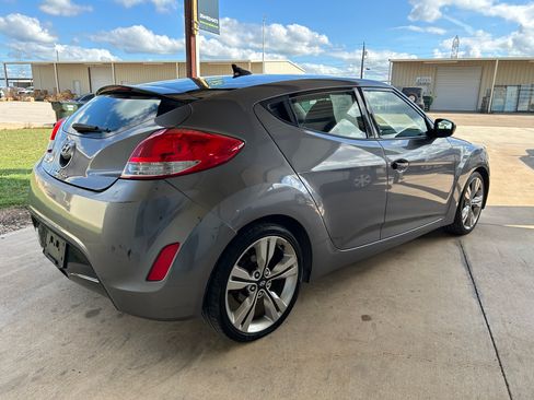 Used 2013 Hyundai Veloster UNAVAIL FWD image 5
