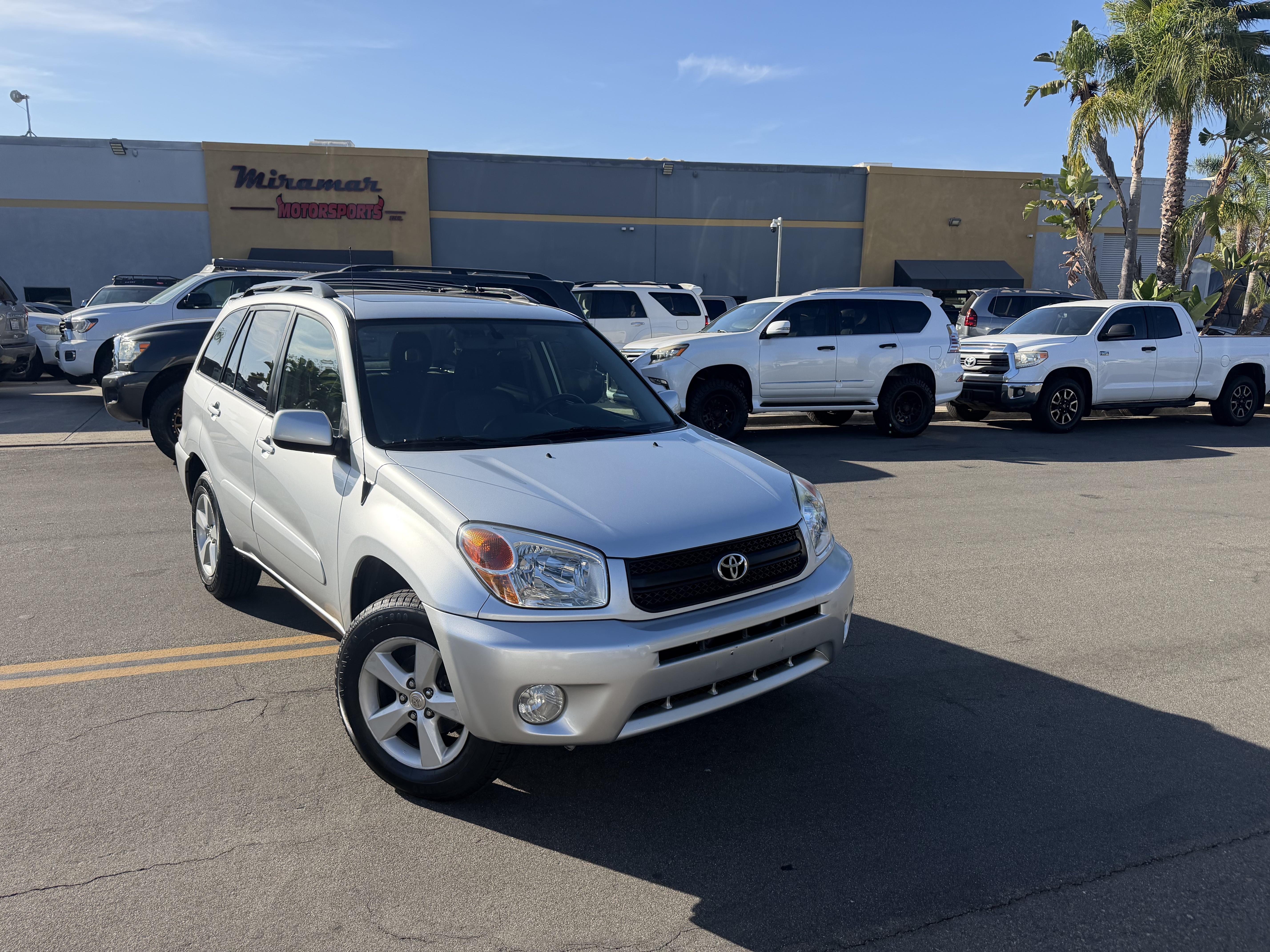 Used 2004 Toyota RAV4 L FWD image 1