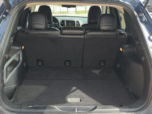 Used 2018 Jeep Cherokee Latitude image 3