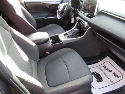 Used 2023 Toyota RAV4 LE image 10