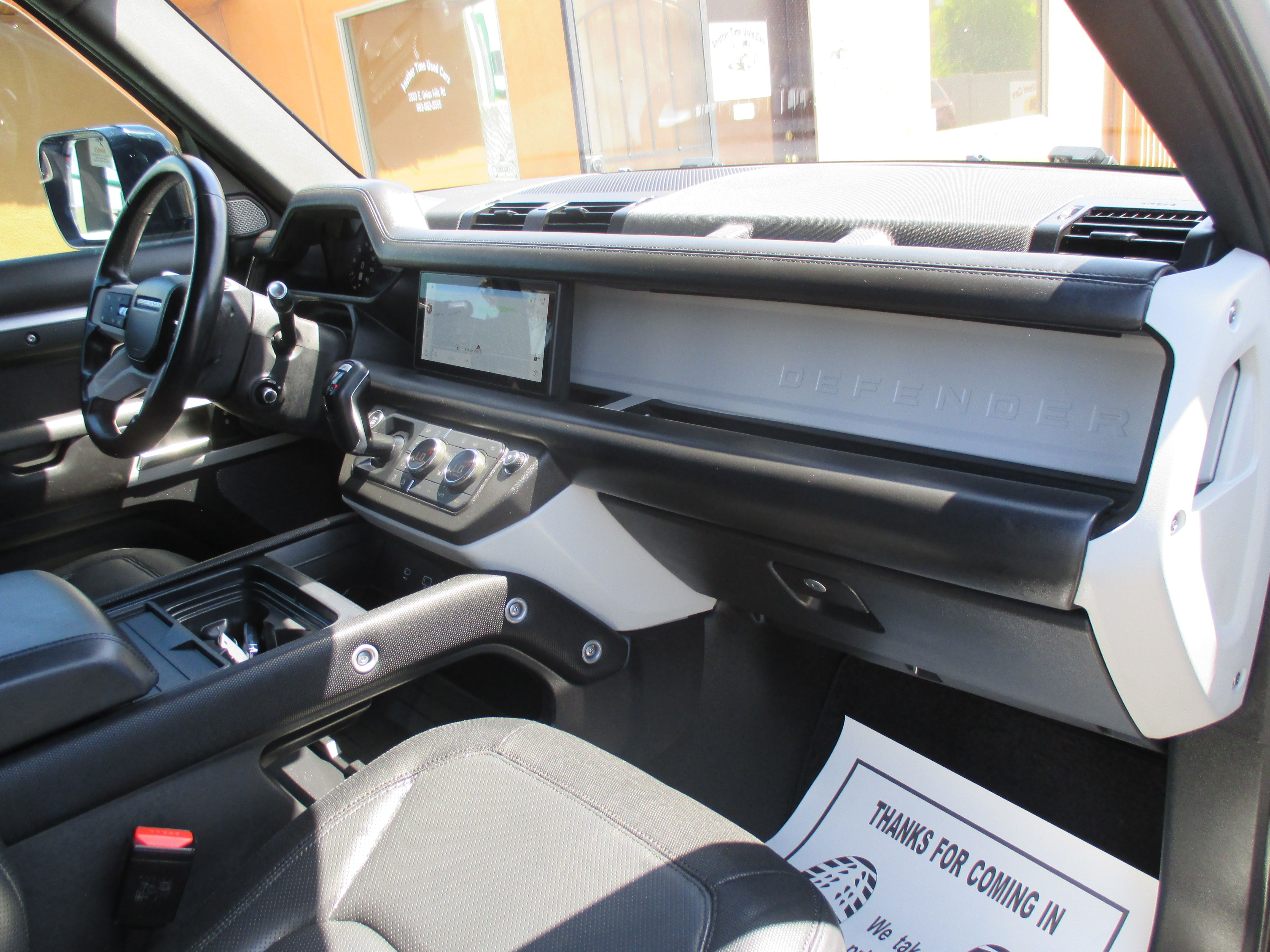 Used 2021 Land Rover Defender 110 X-Dynamic HSE AWD/4WD image 4