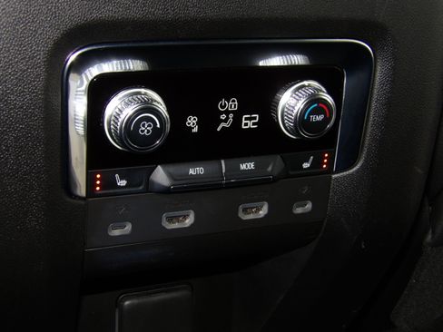 Used 2023 GMC Yukon 4WD Denali image 21