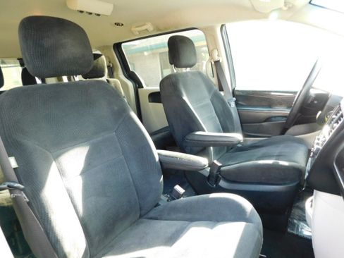 Used 2014 Dodge Grand Caravan SE image 22