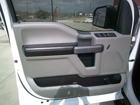 Used 2019 Ford F150 XLT image 13