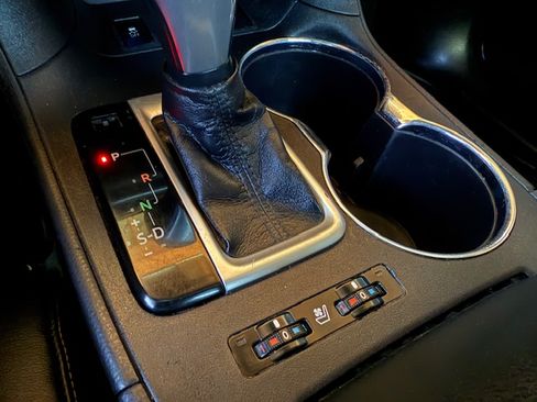 Used 2018 Toyota Highlander Limited Platinum image 13