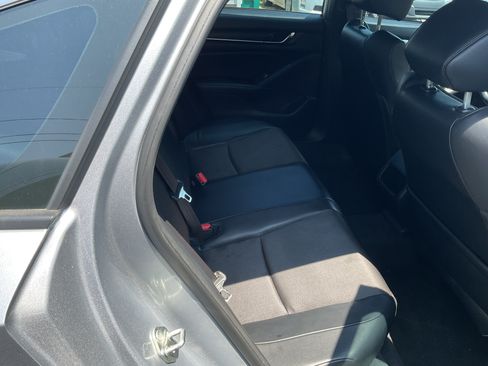 Used 2018 Honda Accord Sport image 10