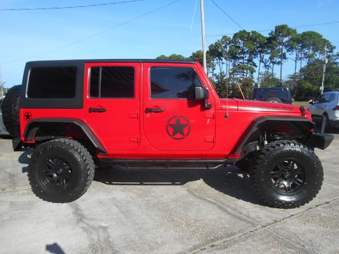 Used 2018 Jeep Wrangler Unlimited Sport S image 4