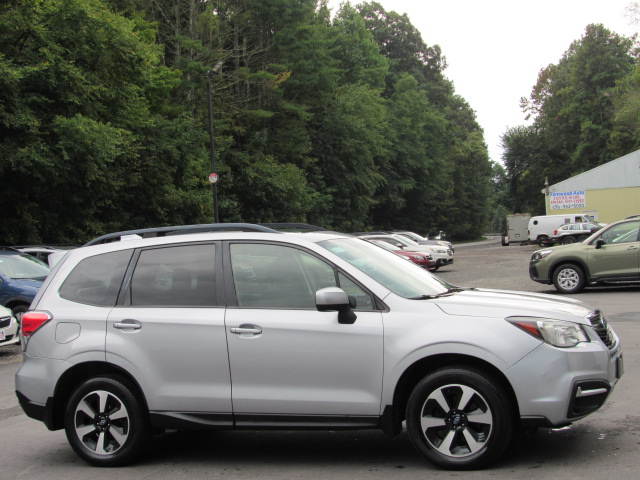 Used 2018 Subaru Forester 2.5i Premium AWD/4WD image 12