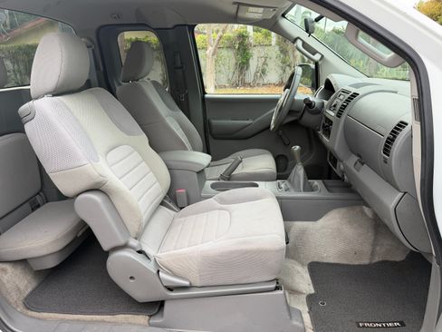 Used 2013 Nissan Frontier S image 15