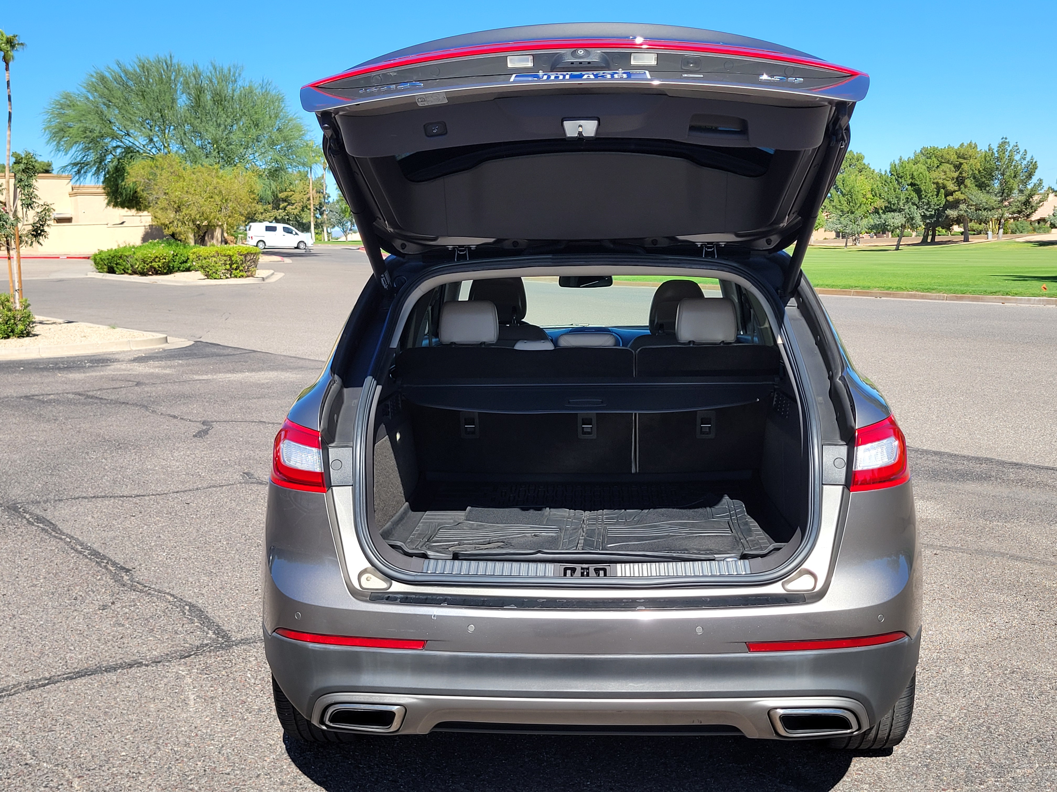 Used 2017 Lincoln MKX FWD Reserve image 15