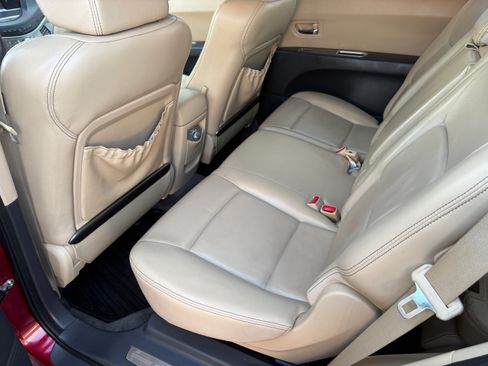 Used 2010 Subaru Tribeca Limited image 12