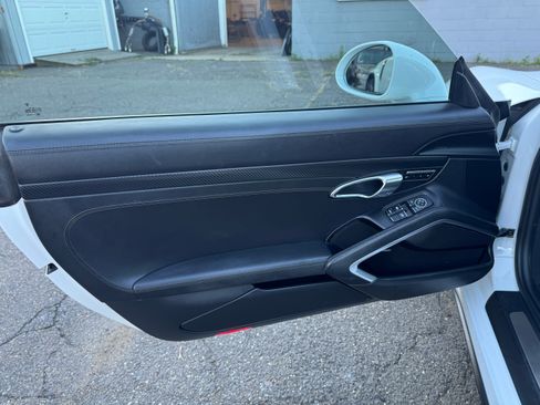 Used 2017 Porsche 911 Turbo S image 19