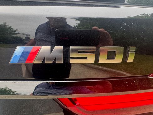 Used 2021 BMW X7 M50i image 7
