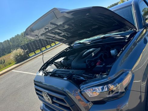 Used 2020 Toyota Tacoma SR image 5