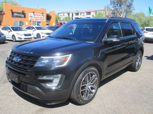 Used 2017 Ford Explorer Sport XLT image 19