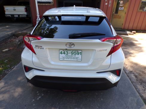 Used 2019 Toyota C-HR Limited FWD image 5