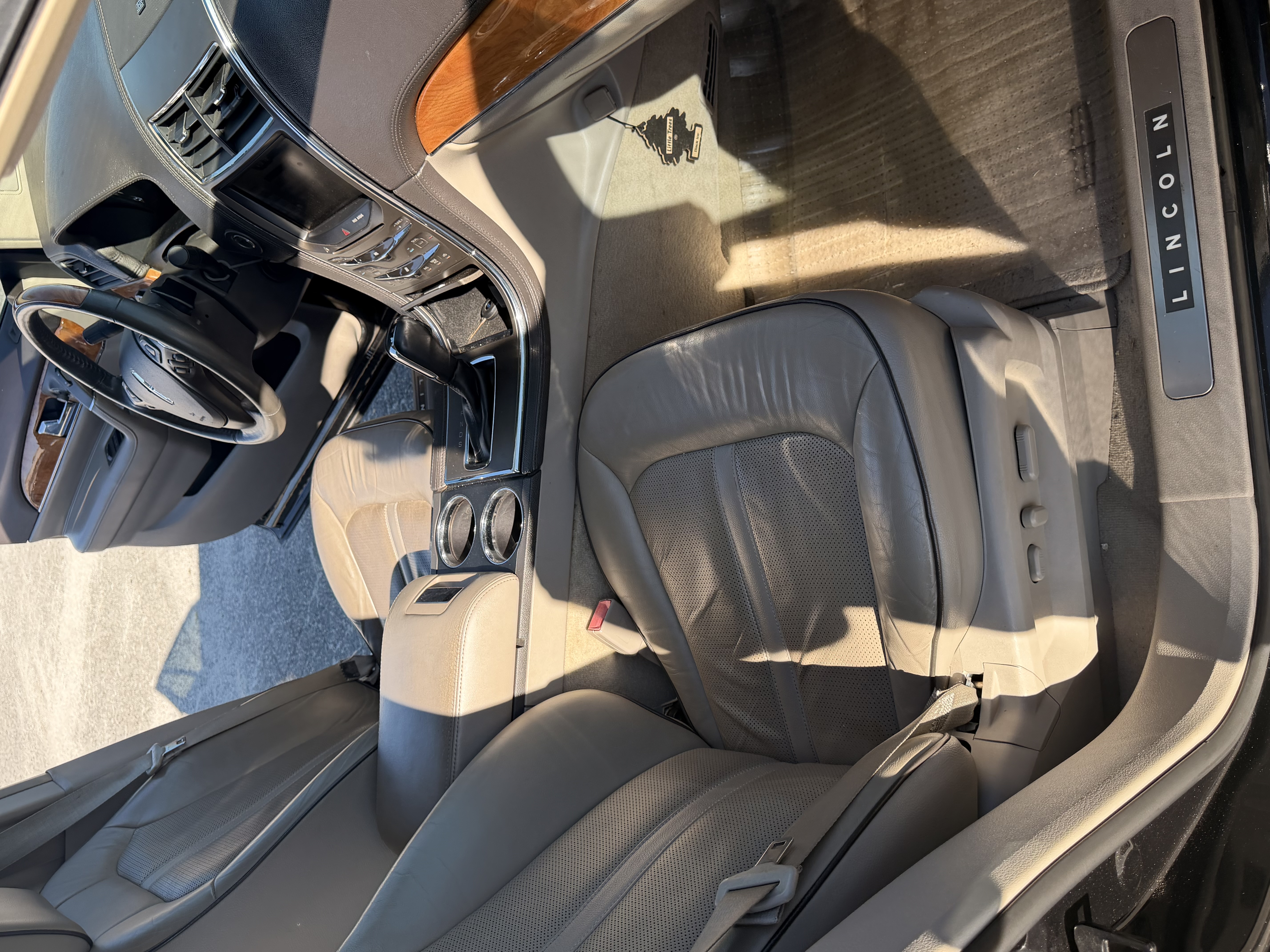 Used 2014 Lincoln MKX AWD image 22