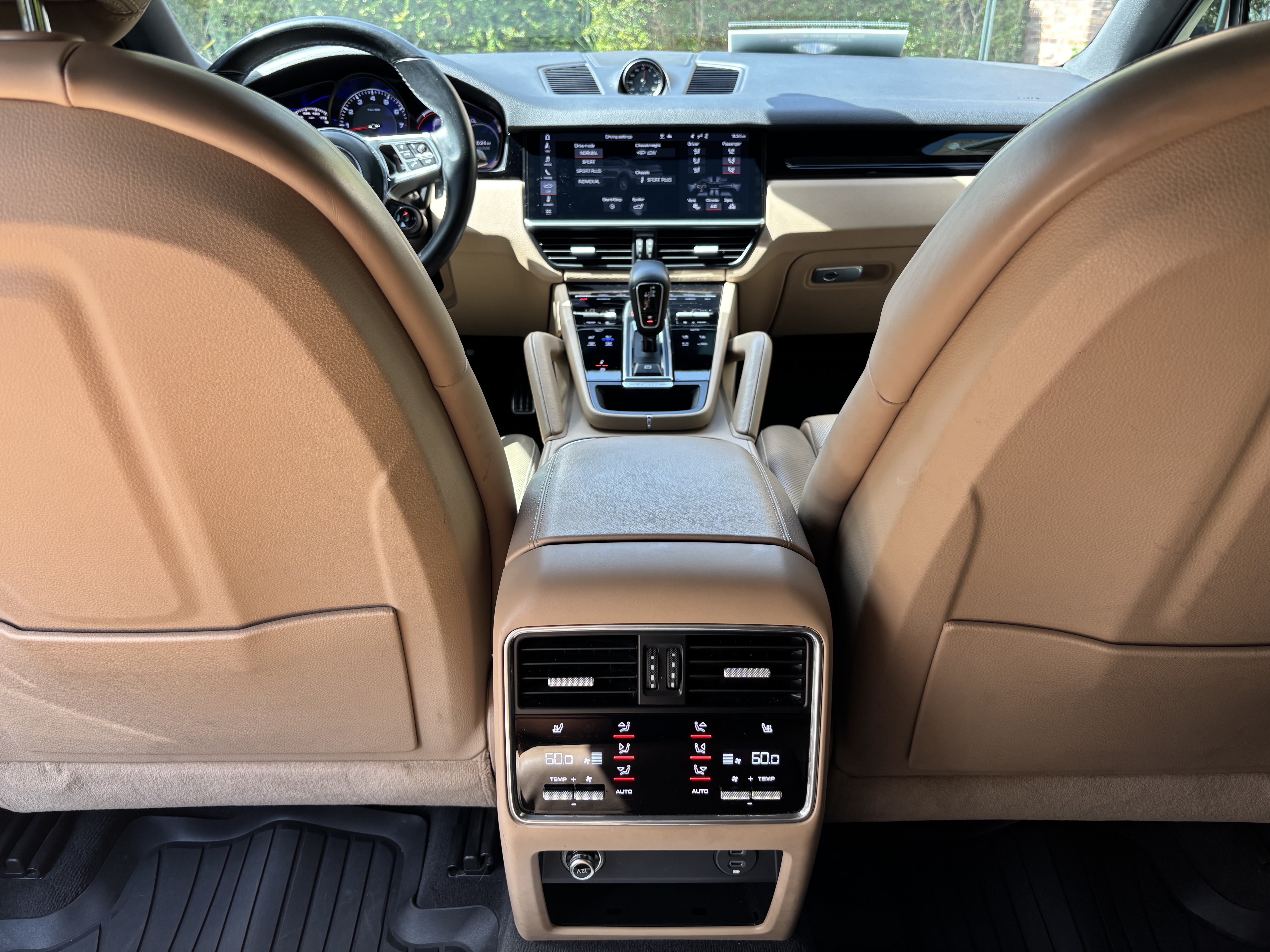 Used 2020 Porsche Cayenne S Coupe AWD/4WD image 13
