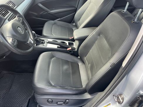 Used 2013 Volkswagen Passat TDI SE image 8