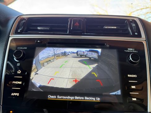 Used 2018 Subaru Outback 2.5i Premium image 12