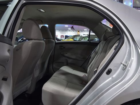 Used 2012 Toyota Corolla LE image 18