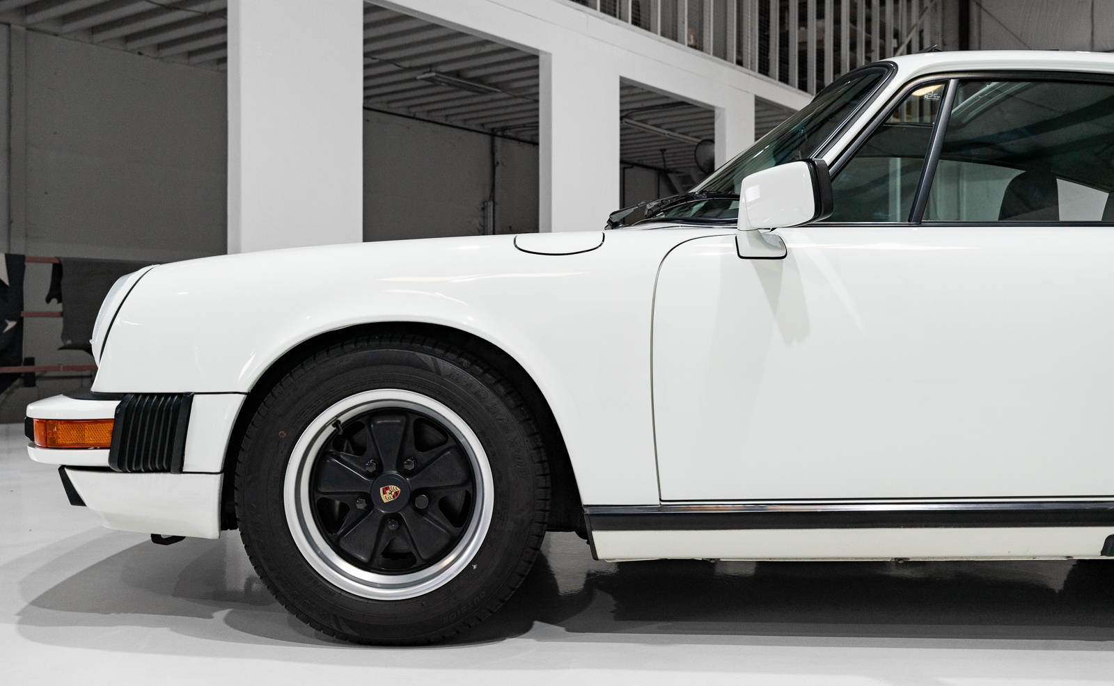 Used 1987 Porsche 911 Carrera Coupe RWD image 10