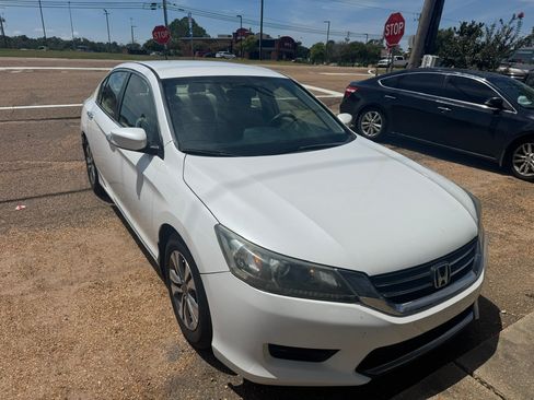 Used 2013 Honda Accord LX Sedan image 3